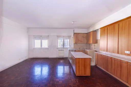 T4 Lumiar – Espaçoso Apartamento Próximo da Estação de Metro
