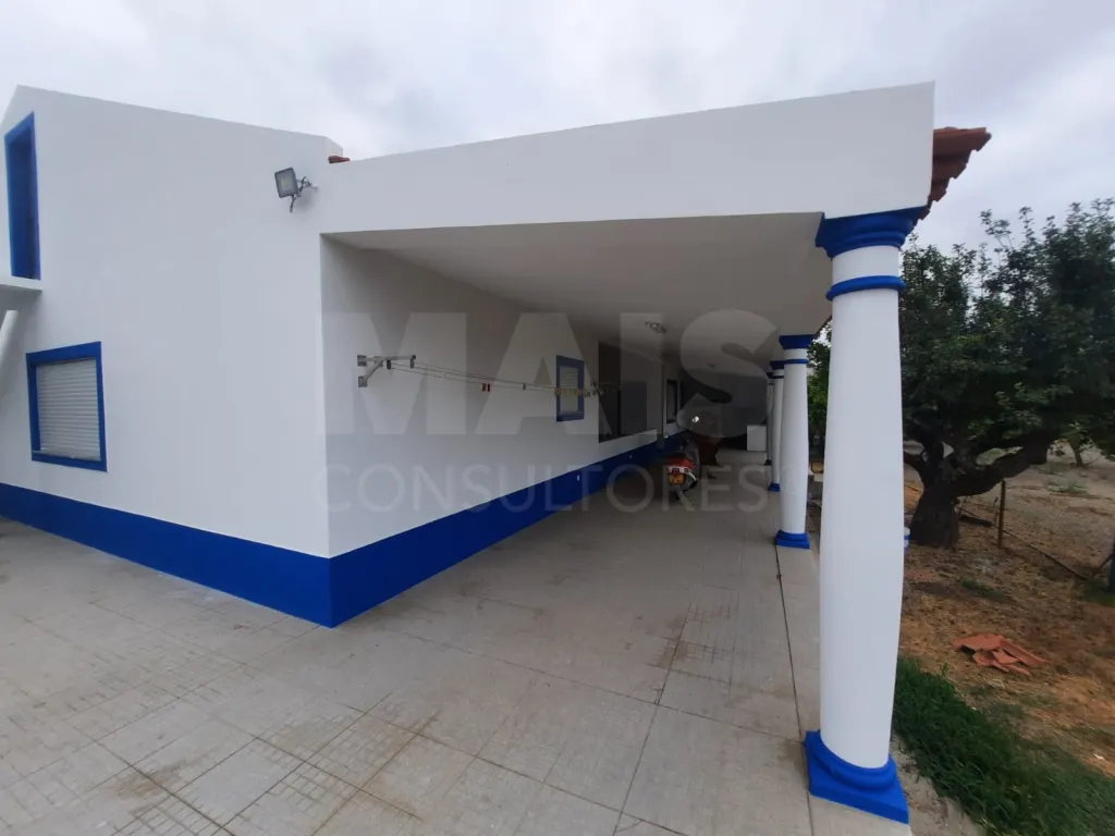 3 bedroom villa with 3780m2 of urban land in Alentejo