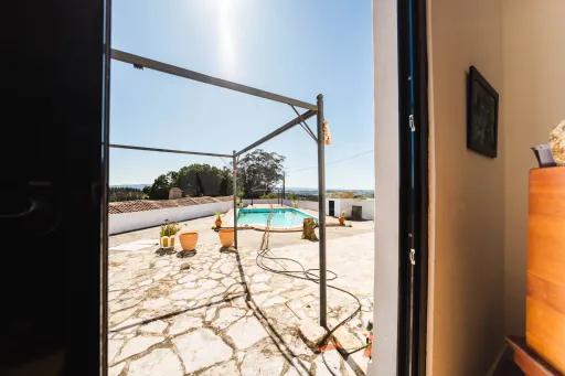 Propriedade com 7240m2 | Duas habitações | Piscina | Garagem | Anexos | Carvalhal, Bombarral