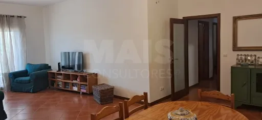 Moradia V2+1 isolada em Sítio das Lombas