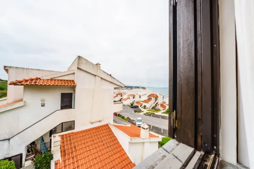 T2 Mobilado a Dois Passos da Praia com Vista Mar de Sonho