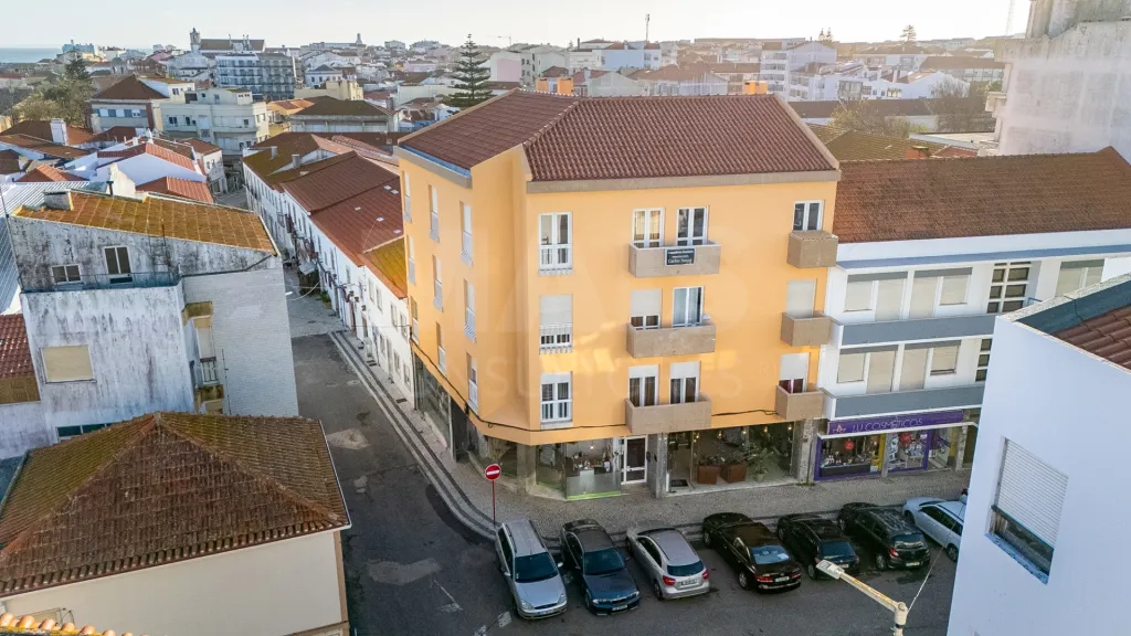 2 bedroom apartment in the center of Peniche