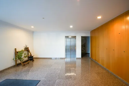 Apartamento T3 Mobiliado | Famões - Urb. Courela dos Fornos