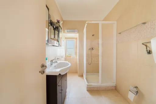 Propriedade única, a apenas 2 km de Alcobaça, com mais de 30.000 m² de terreno