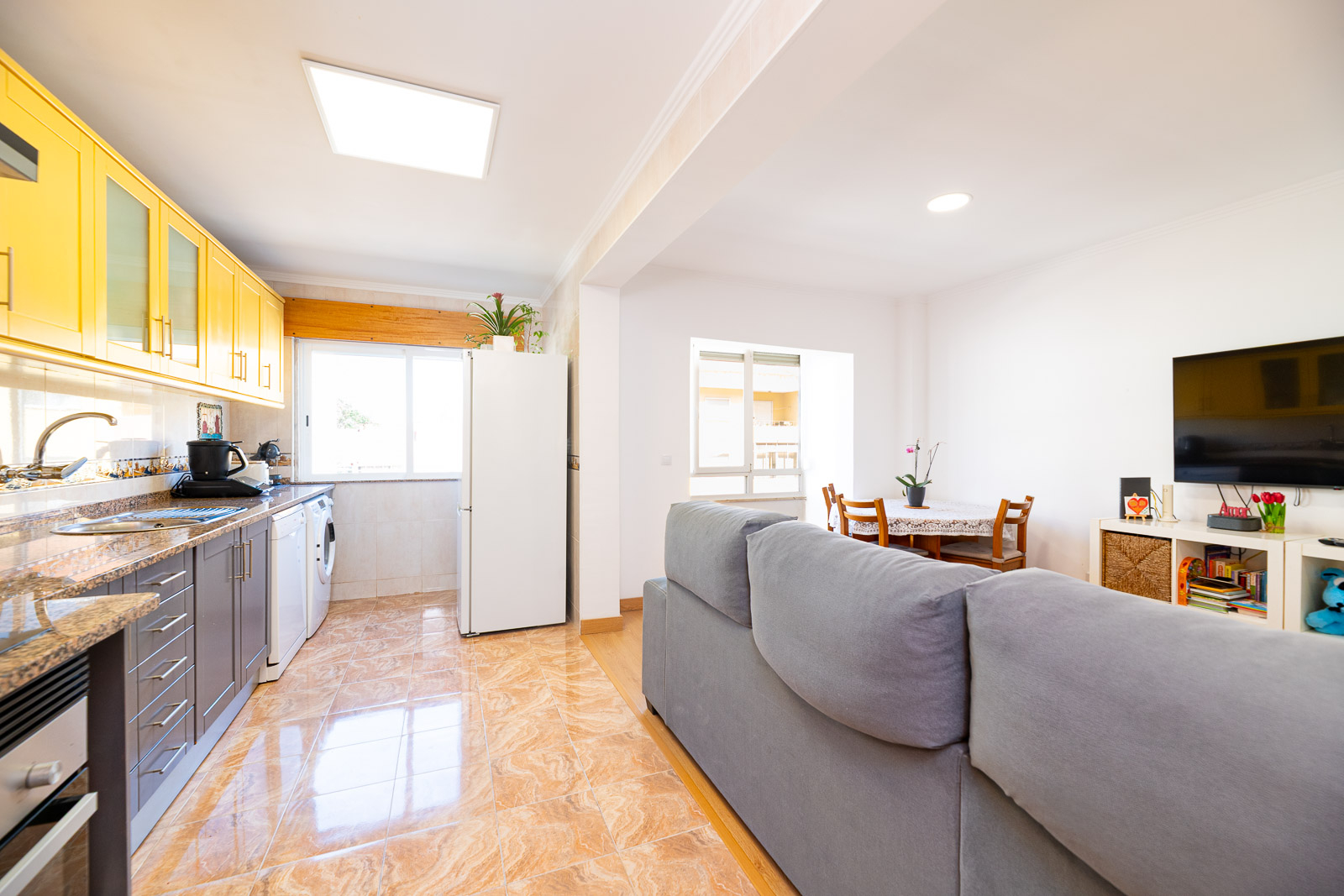 Apartamento T2 na Serra das Minas - Rio de Mouro com arrecadação e elevador