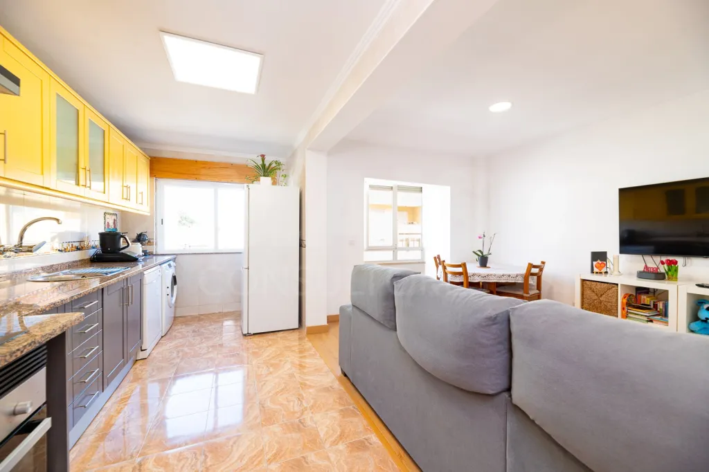 2 bedroom apartment in Serra das Minas - Rio de Mouro with storage room and elevator