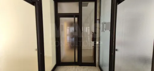 Loja/Escritório no centro da Benedita – com AC e potencial para T1