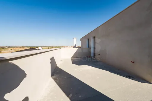 Moradia T3+1, Garagem, Espaço Exterior e Varanda Panorâmica e uma vista