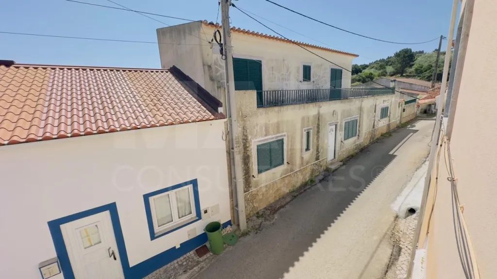 Moradia T5+1 Remodelada com Garagem, Anexo e Vista Panorâmica sobre o Campo -  Merendeiro - Lourinhã