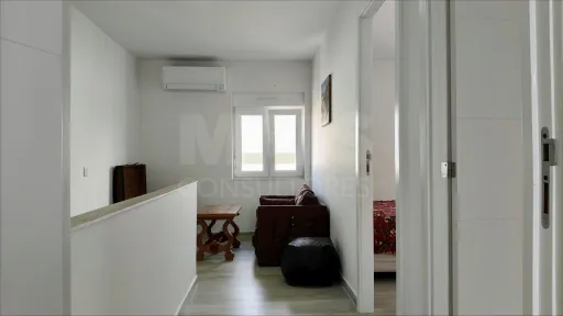 MORADIA T3 Remodelada, Mobilada c/ Suite Master, Terraço, Garagem, Vista Serra, Perto das Praias!