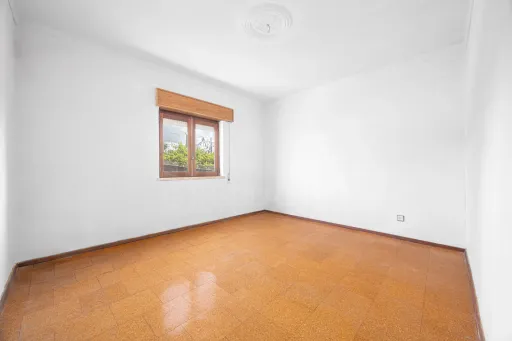 2-Bedroom House with Garage | 400 m² Lot | Ota – Alenquer
