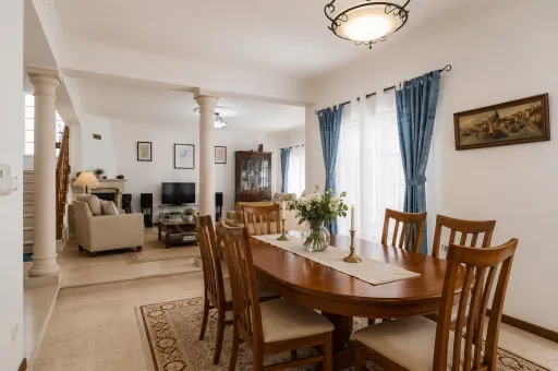 3-Bedroom Family Home 5 Minutes from the Beach - Silveira/Santa Cruz