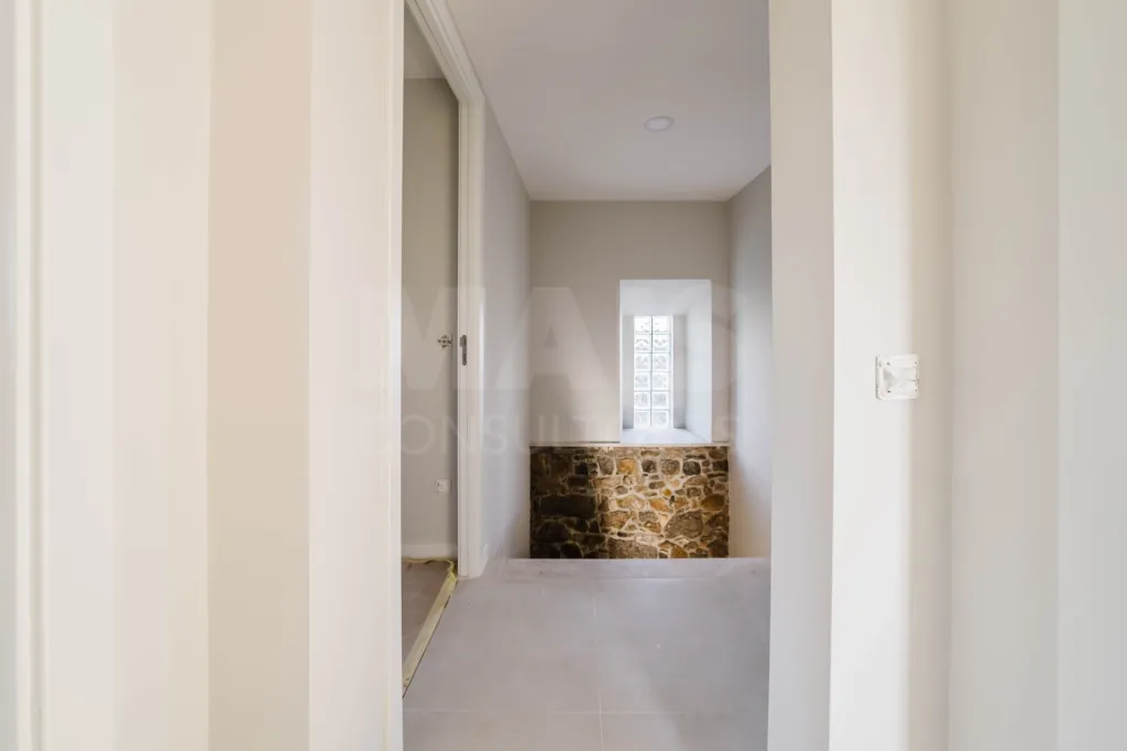 Fully Renovated 3-Bedroom House | Courtyard and Outbuildings | São Bartolomeu dos Galegos, Lourinhã