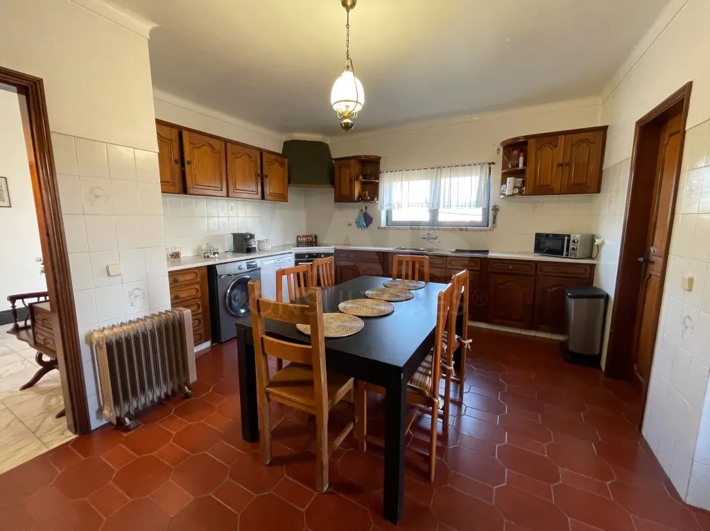 Moradia T4 em Alcabideche, Cascais – Conforto, Sustentabilidade e Espaço
