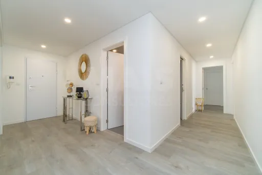 Renovated 4-Bedroom Apartment | 210 m² | Parking and Storage