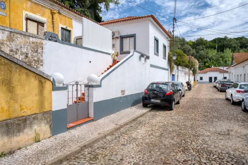 Moradia T3 renovada centro de Coruche