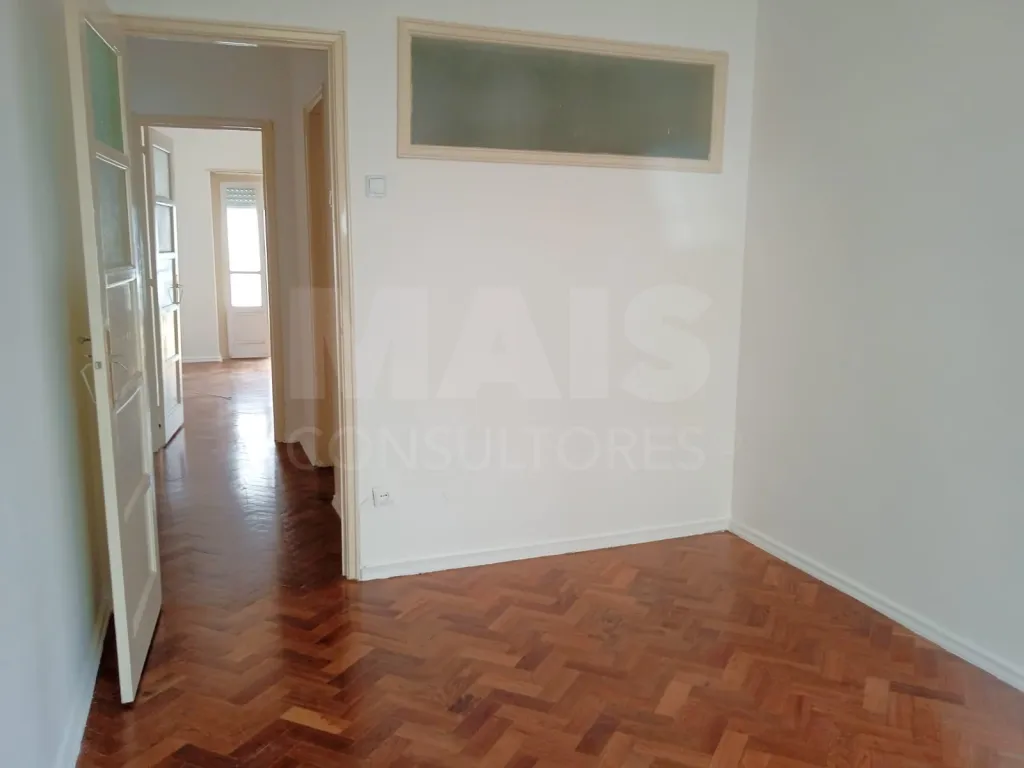 Excelente Apartamento T2 Ajuda
