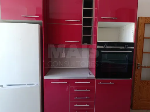 T2 em Carnide - Conforto, Luz e localização privilegiada.