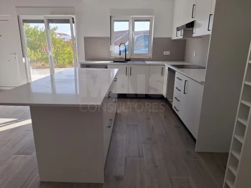 Moradia T2 em Catem