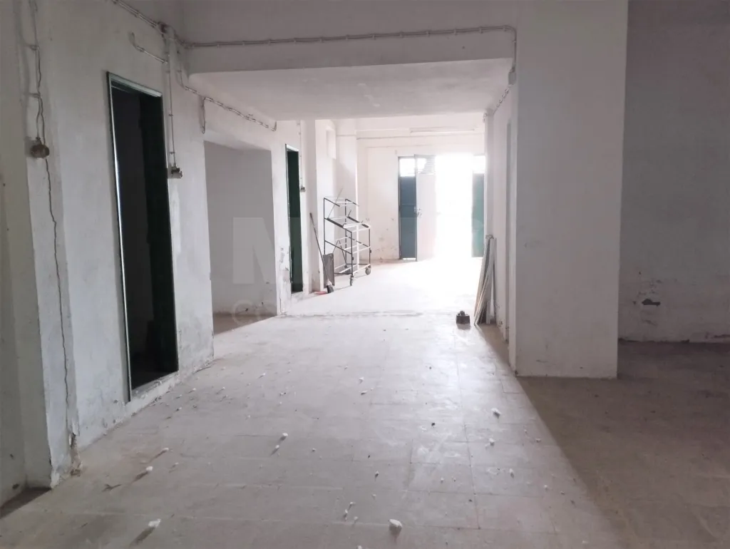 Loja em Queluz
