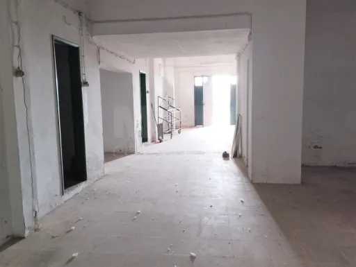 Loja em Queluz