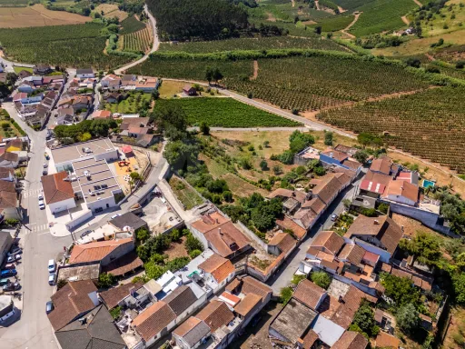 Moradia para remodelar em A-dos-Francos