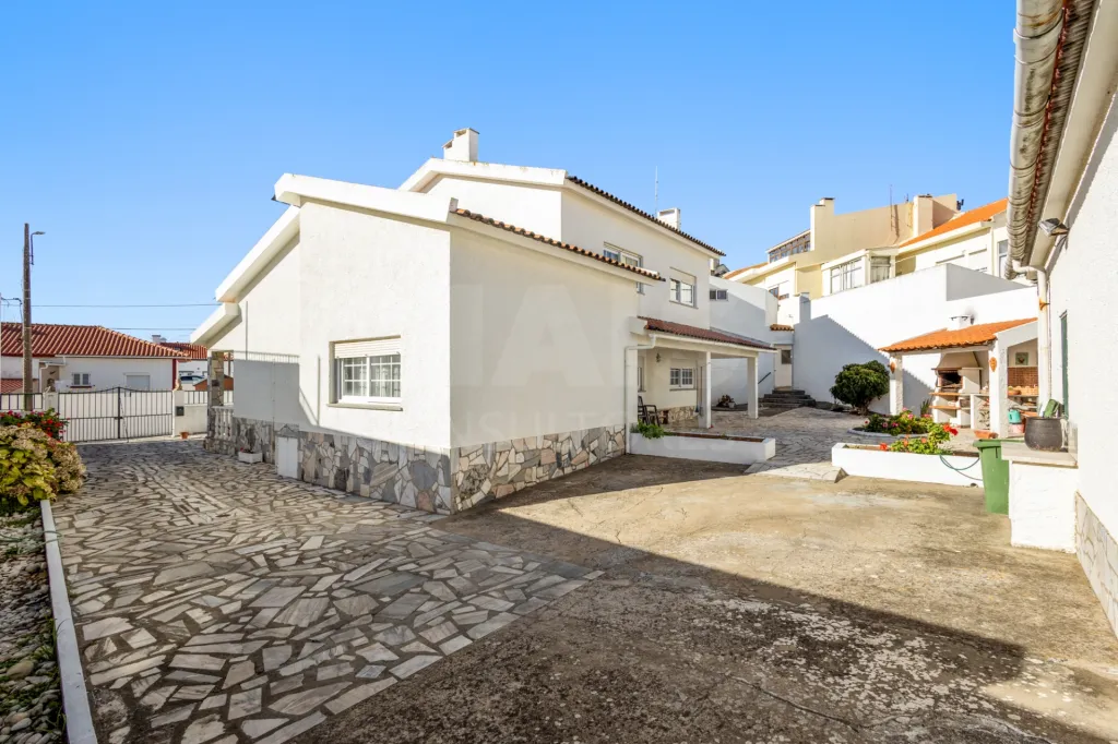 Moradia T5 com garagem de 150 m2 em Peniche