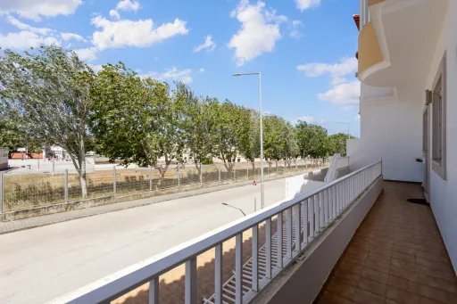 Luxury 3-bedroom apartment with garage and private terrace