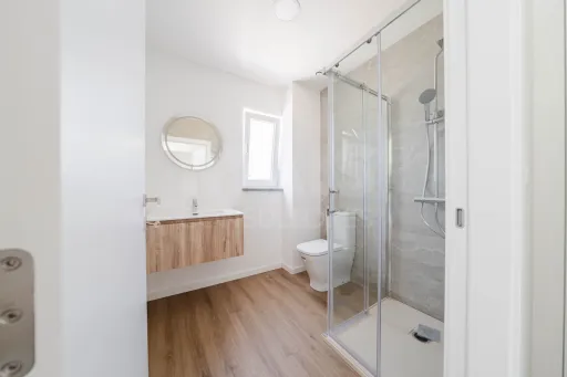 Exclusiva Moradia T4 Moderna com Conforto e Elegância Perto das Praias de Peniche
