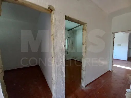 Moradia Bi Familiar com entradas independentes