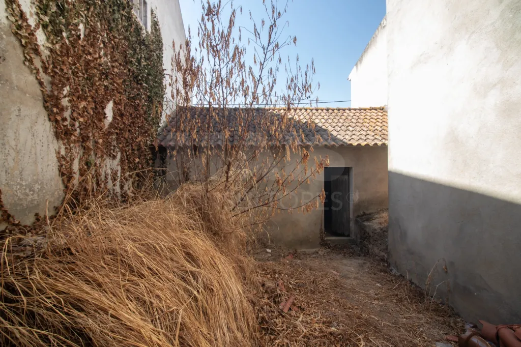 House for renovation in Cabanas do Chão - Alenquer