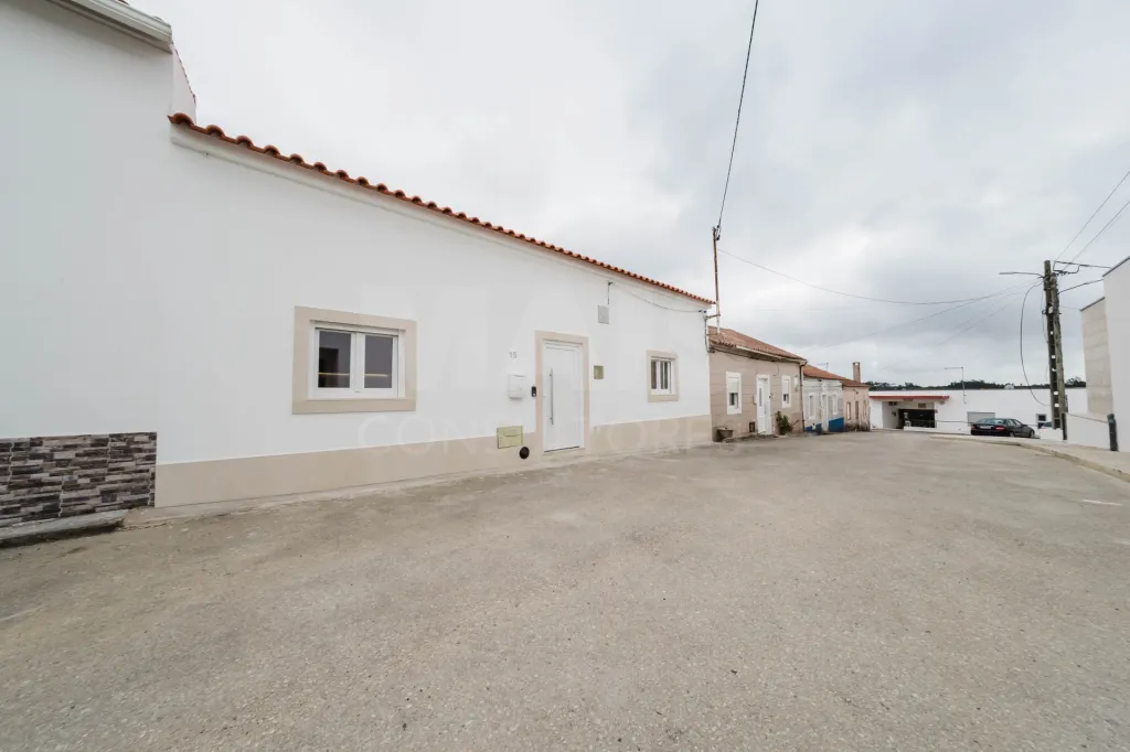 Moradia Geminada T3, Totalmente Remodelada