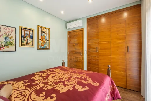 Moradia T4 com Vista Mar, Jacuzzi Panorâmico e Energia Solar | Lourinhã