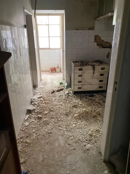 Prédio na Graça - Devoluto para remodelação total
