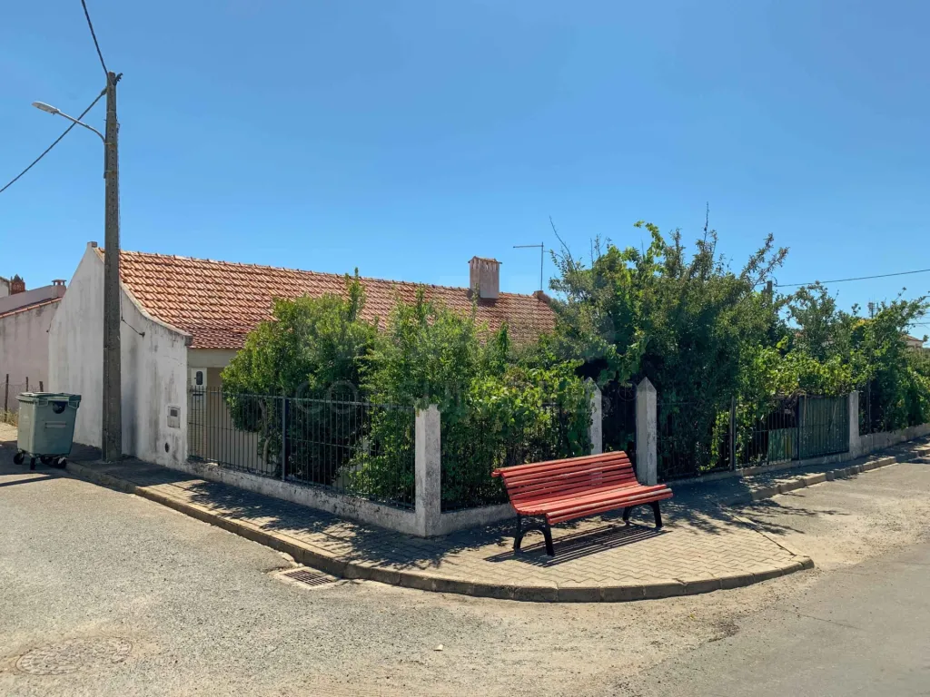 Moradia T3 com espaço exterior e poço