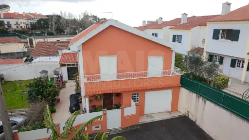 3-bedr. house in Manique with 1-bedr. annex for profit