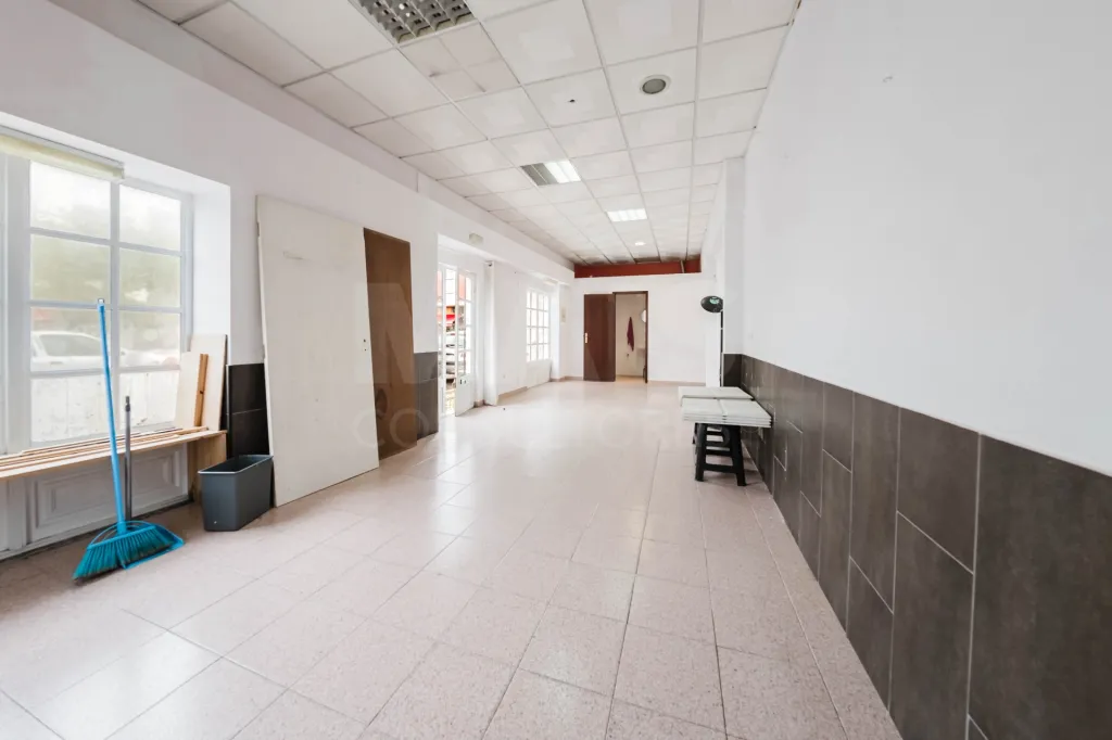 Oportunidade no Centro Histórico de Peniche – Espaço com Potencial para Estúdio ou T1