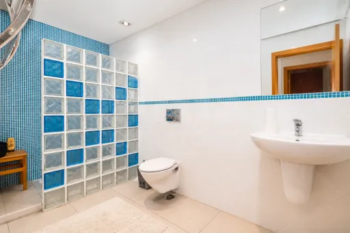 Magnifica moradia T3+2 localizada num condomínio privado, em Boliqueime.