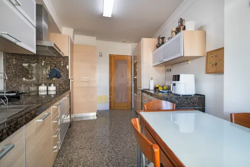 Apartamento T3 em Algés