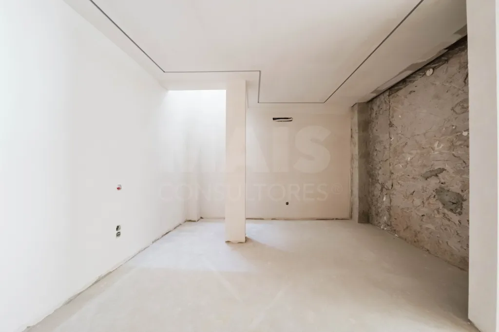 Moradia totalmente remodelada no coração de Peniche!