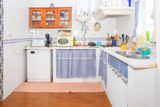 🏡 Moradia T4 com 247 m², 2 Garagens e Terreno | Canados, Alenquer