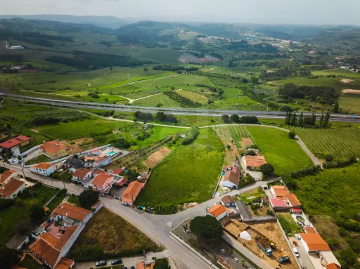 Terreno c/ 1.250m2 com projeto para 2 moradias