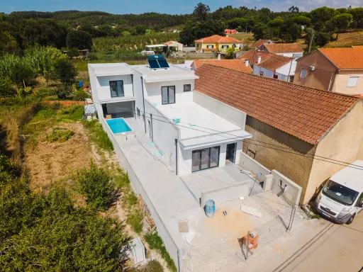 Moradia T3 Nova com Piscina