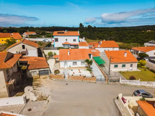 Moradia T3 Térrea com Garagem e Pátio no Nadadouro