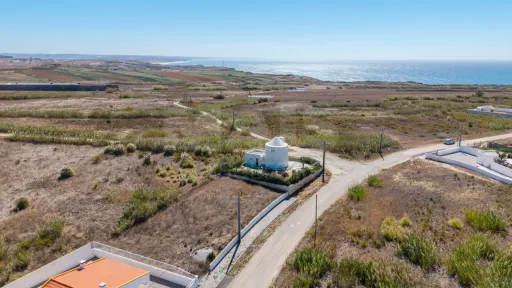 Moinho com 340m2 de terreno vista mar em São Bernardino