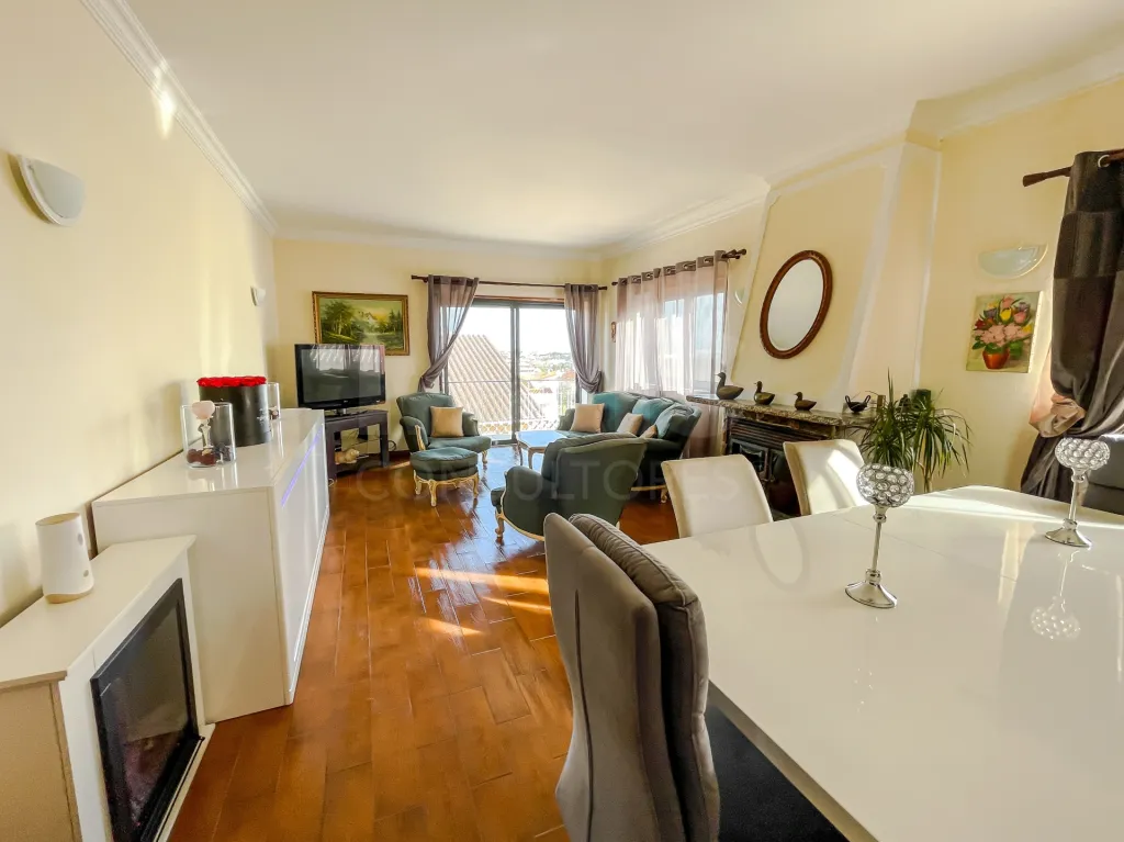 Moradia T4 em Alcabideche, Cascais – Conforto, Sustentabilidade e Espaço