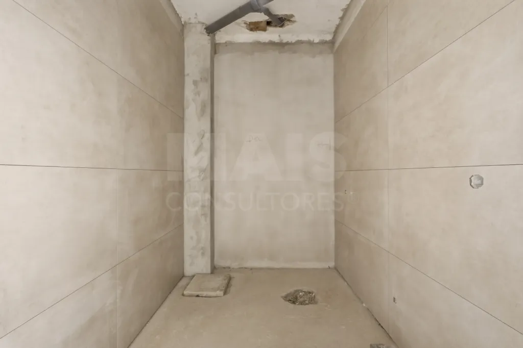 Apartamento T2 novo com quintal e estacionamento