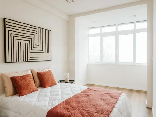 T3 Remodelado em Benfica | Varanda | Home Staging Incluído