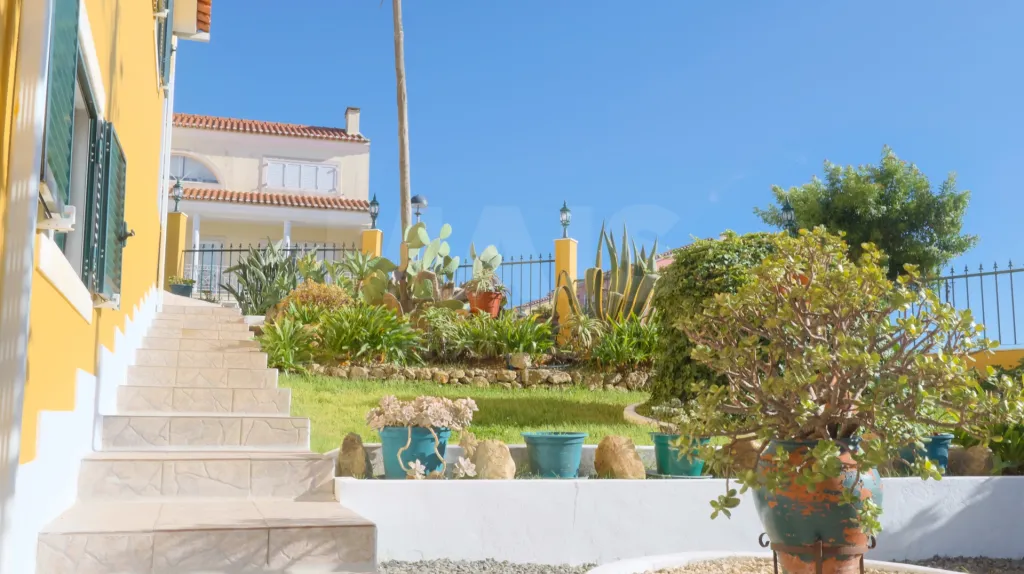 Moradia T4 c/ Jardim, Sala de Cinema e Snooker — a 30 Min de Lisboa | Milharado