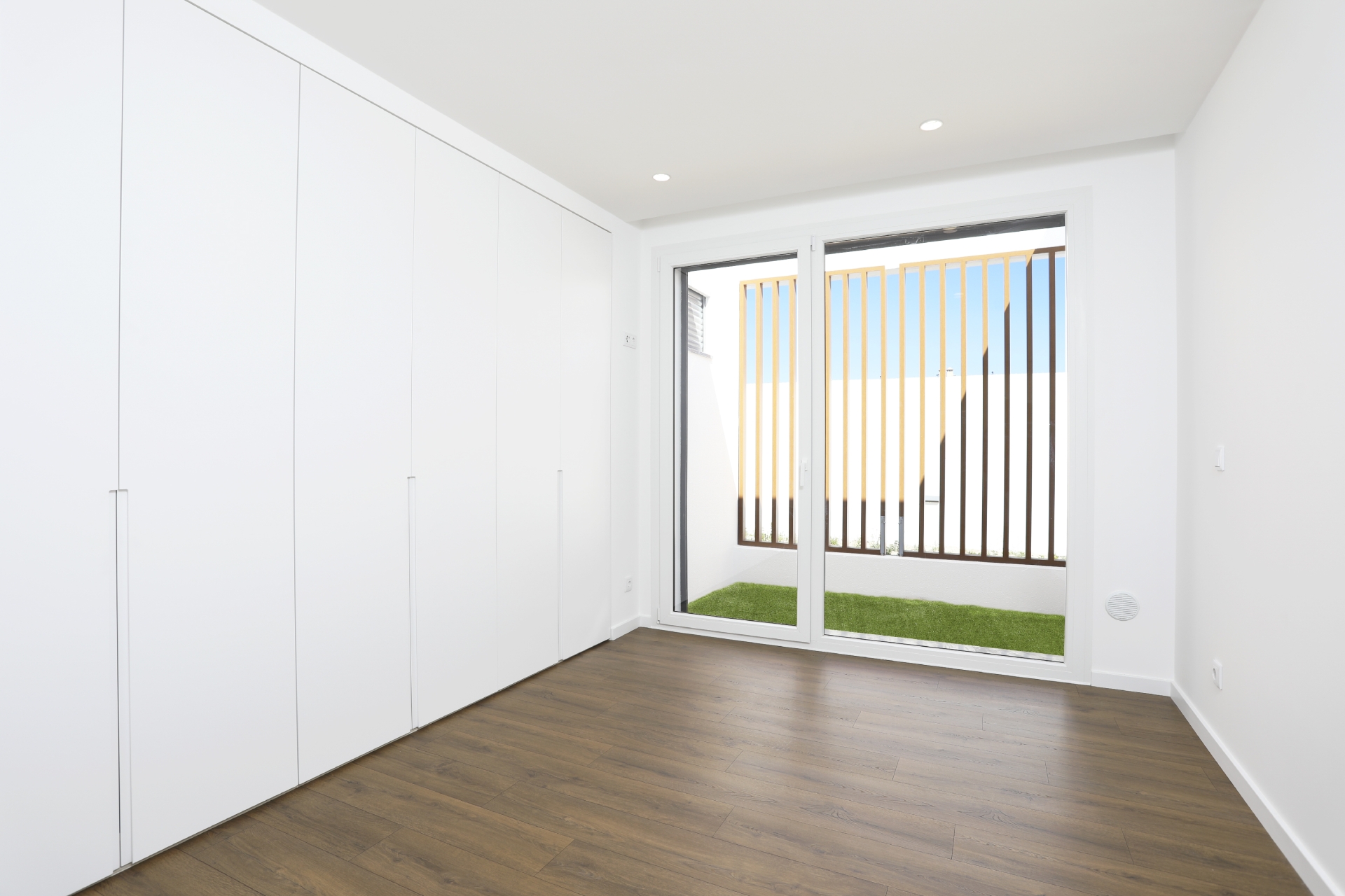 Moradia Térrea T3, linhas modernas, condomínio fechado Vilas da Lezíria (novo), Samora Correia